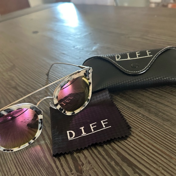 Diff Zoey Polarized Sunglasses - Picture 3 of 7